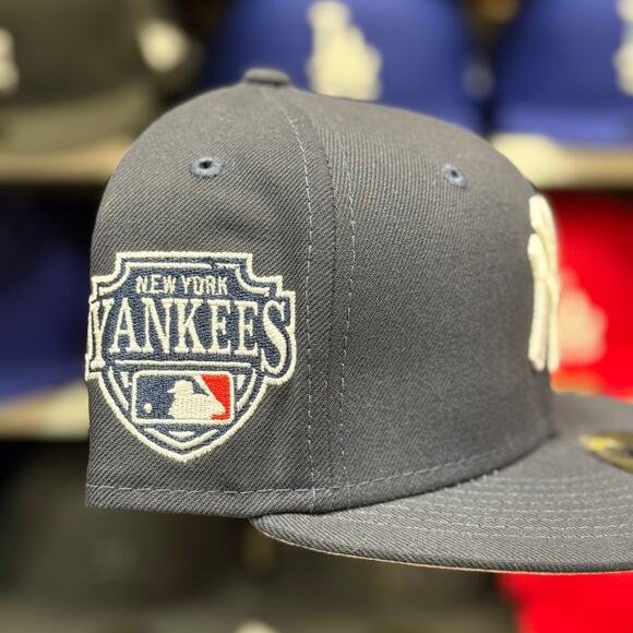 New Era New York Yankees Navy/White 59FIFTY Fitted Hat | Size 7 3/8 - Picture 3 of 4